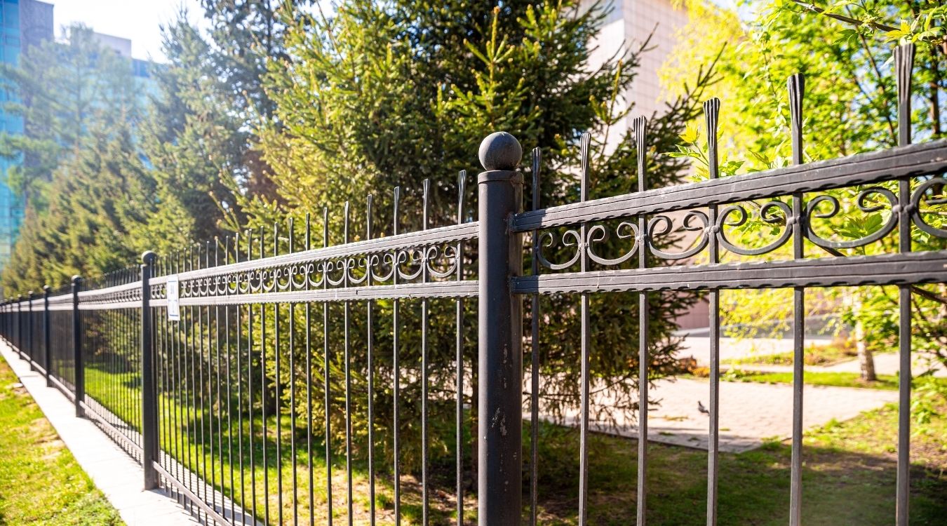 Klamath Falls Fence Repair Ornamental Iron Fence close up 2 Klamath Falls Fence Repair Ornamental Iron Fence close up 2