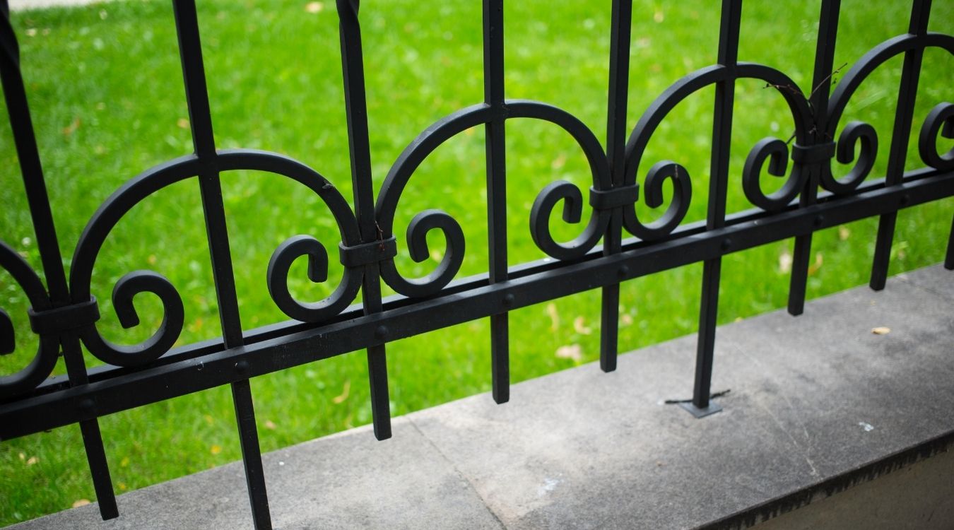 Klamath Falls Fence Repair Ornamental Iron Fence close up Klamath Falls Fence Repair Ornamental Iron Fence close up